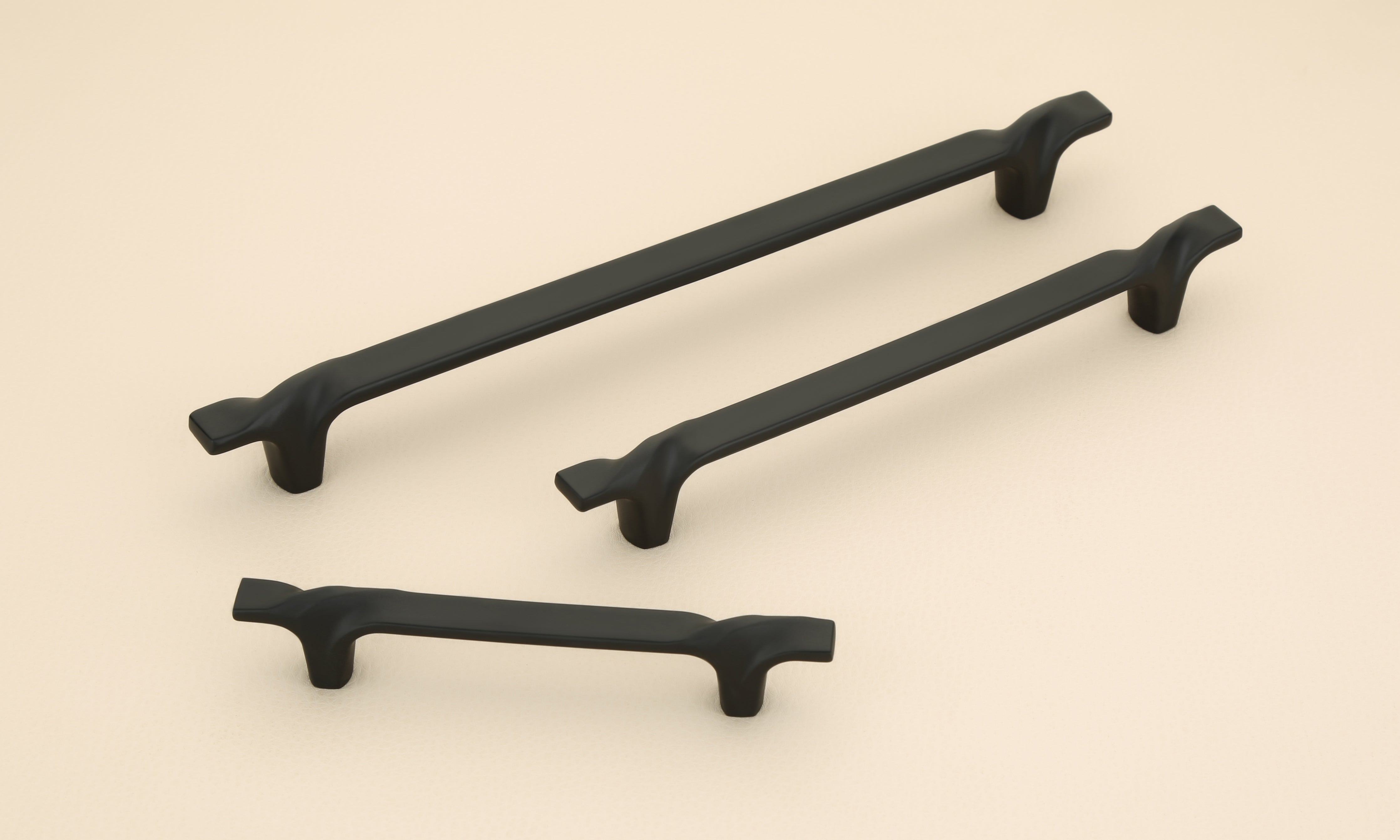 Relo 7083 Black Cupboard & Drawer Handle