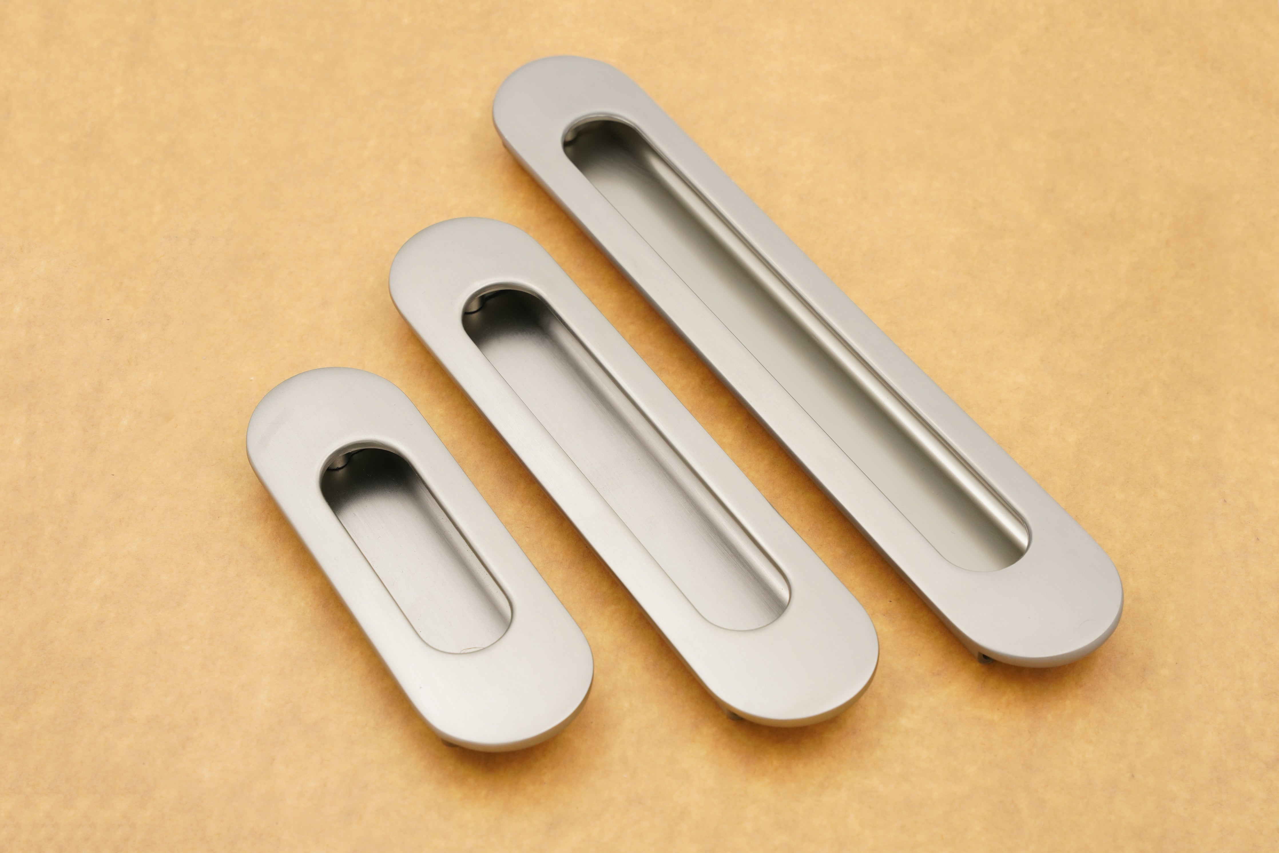 Relo Oval 01 Satin Concealed Sliding Door Handle