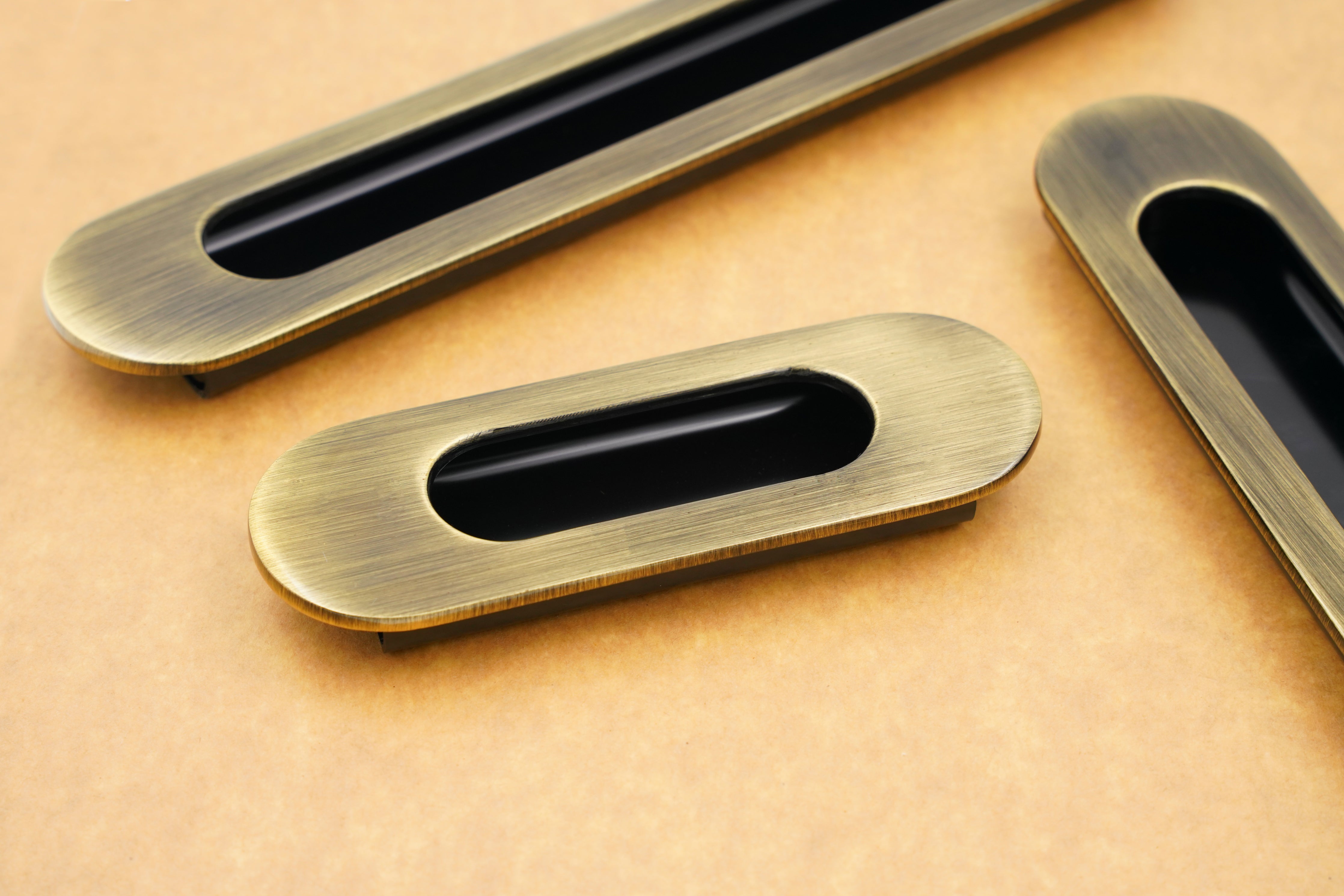 Relo Oval 01 Antique Concealed Sliding Door Handle