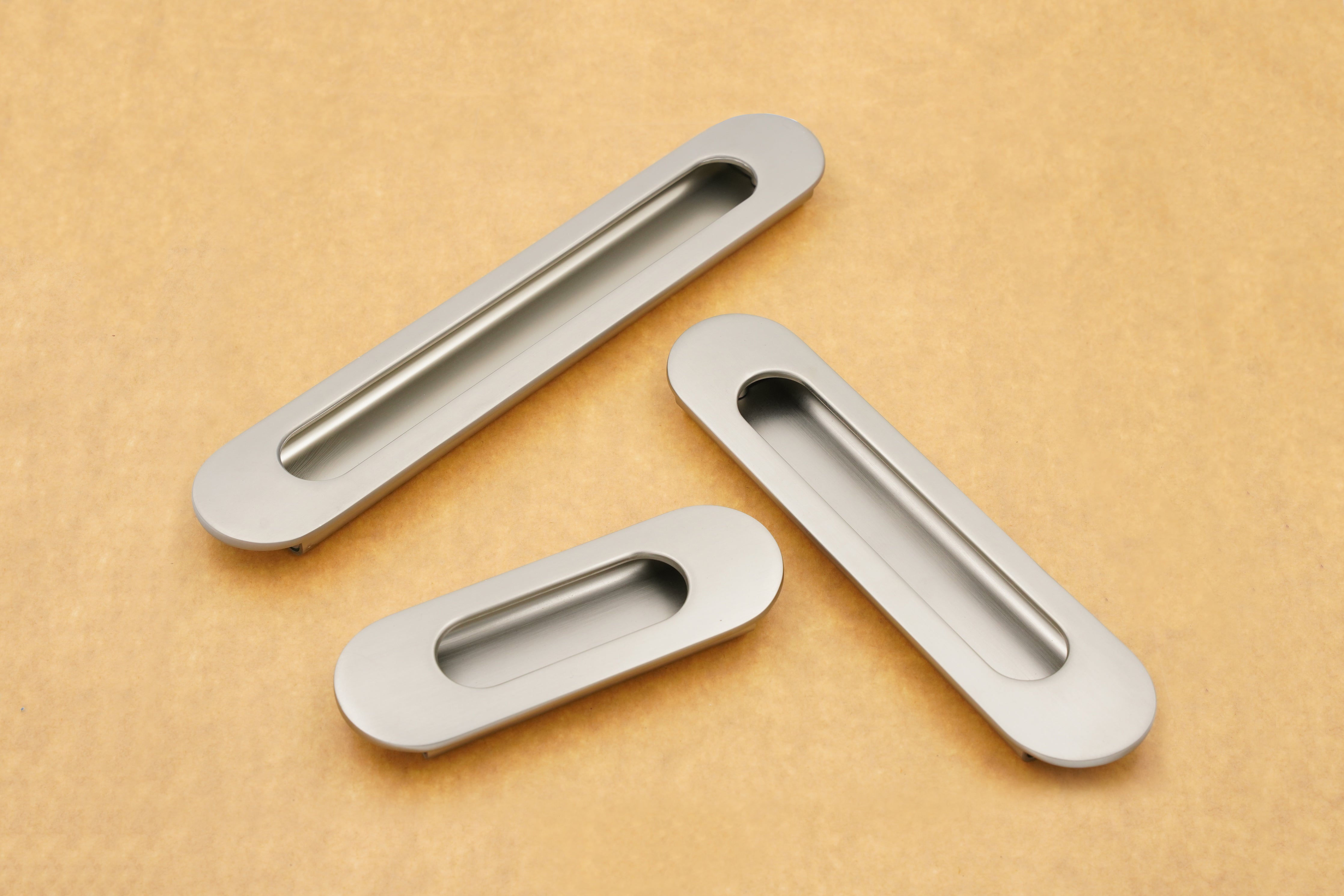 Relo Oval 01 Satin Concealed Sliding Door Handle