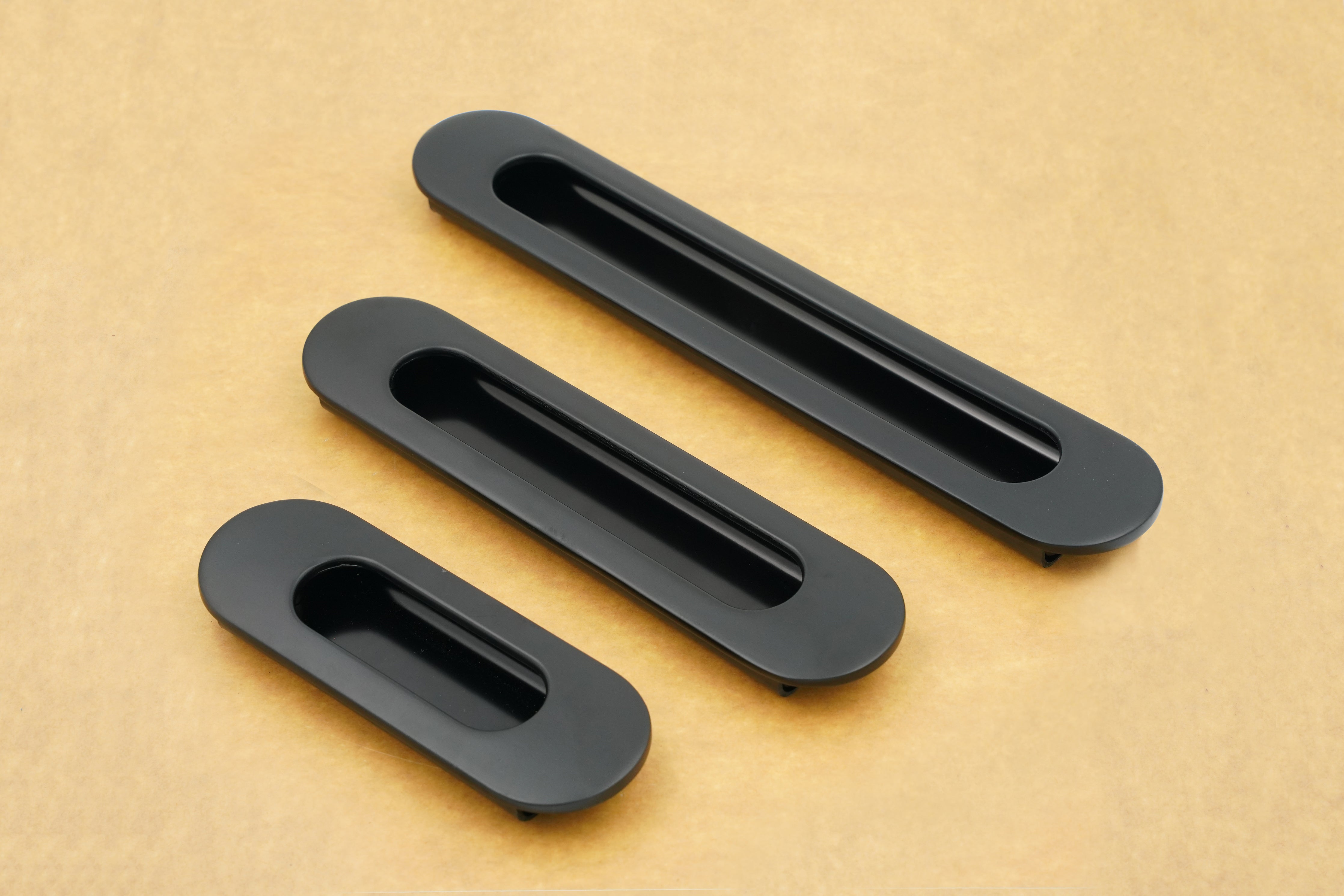 Relo Oval 01 Black Concealed Sliding Door Handle