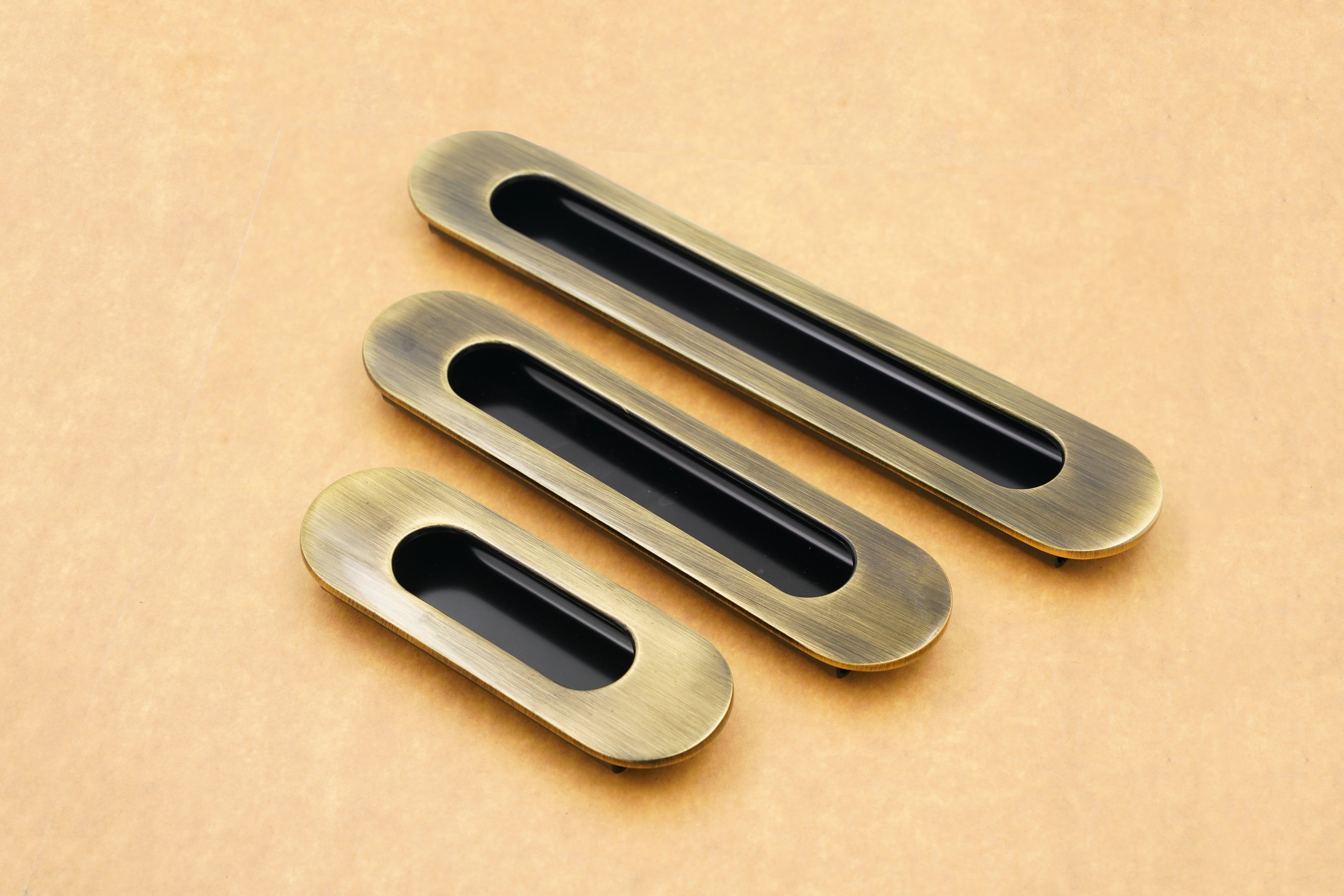 Relo Oval 01 Antique Concealed Sliding Door Handle
